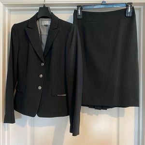 Tahari (Arthur S. Levine) Skirt Suit
